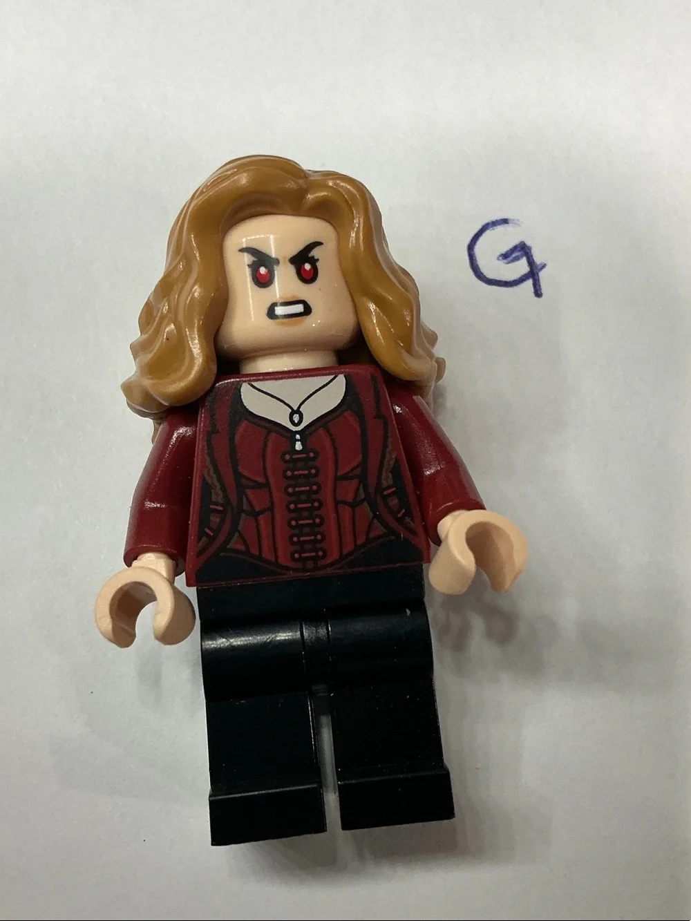LEGO Marvel Scarlet Witch (Wanda Maximoff) minifigure